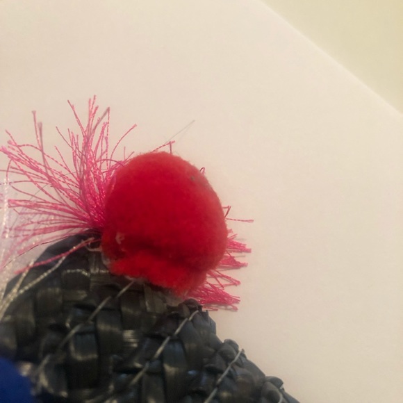 Pom Pom Straw Clutch - Picture 4 of 4